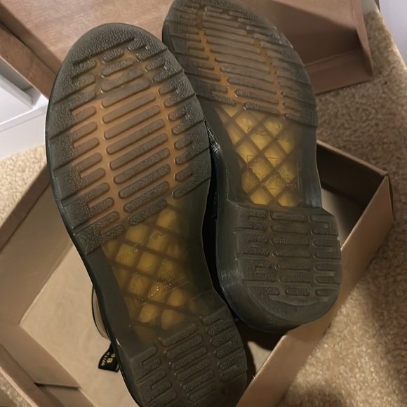 Dr. Martens classic lace up boots - Picture 5 of 5